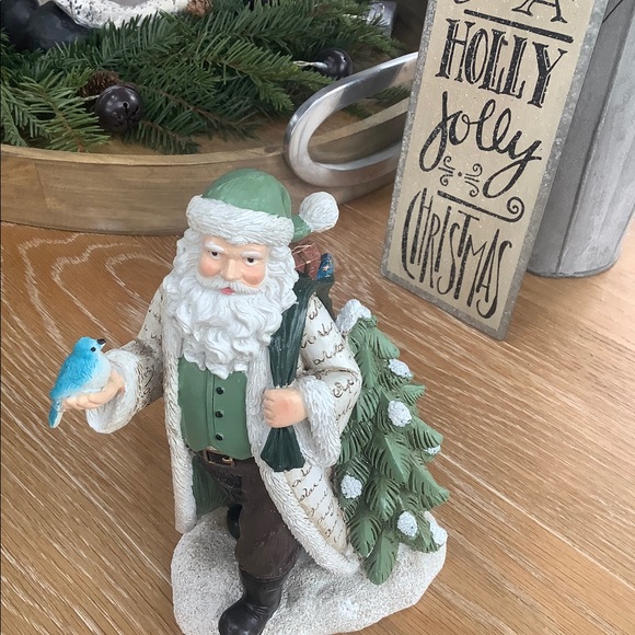 New Santa Figurine - Picture 3 of 8